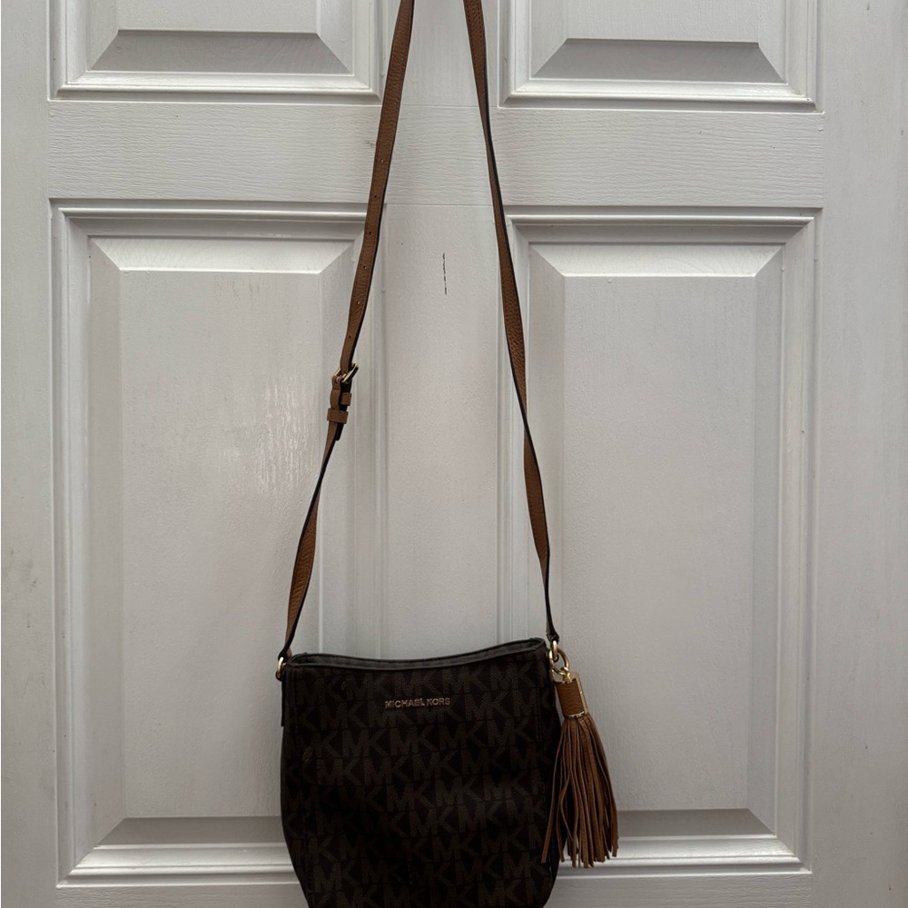 MICHAEL KORS JET SET TRAVEL LARGE MESSENGER LIGHT CREAM MULTI